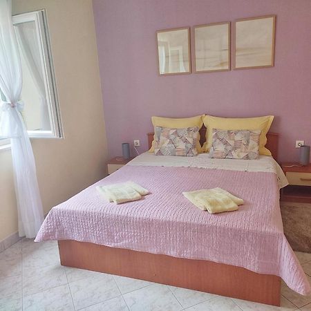 Apartments Vesna Lastovo Екстер'єр фото