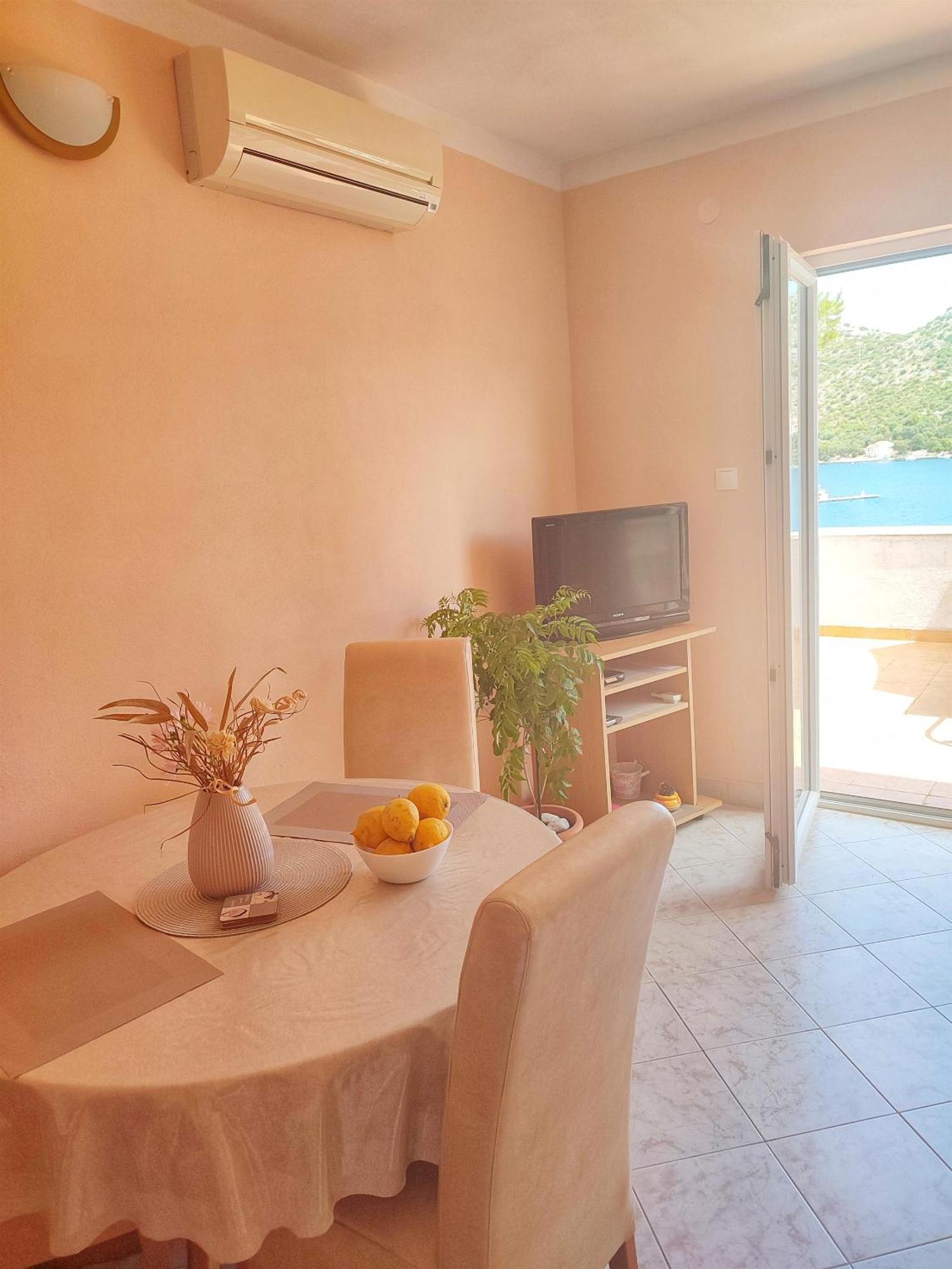 Apartments Vesna Lastovo Екстер'єр фото