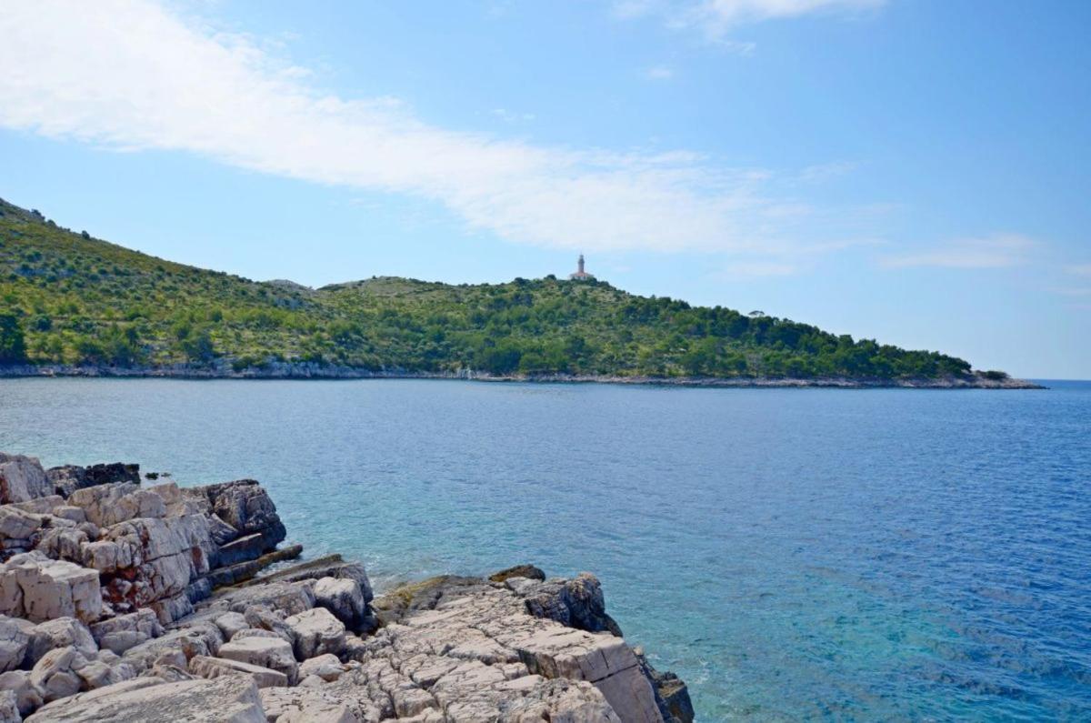 Apartments Vesna Lastovo Екстер'єр фото